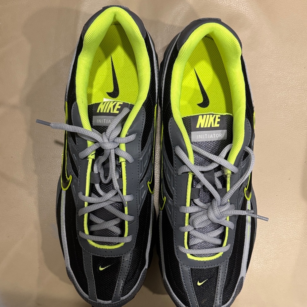 Nike Men's Black and Neon Green Sneakers